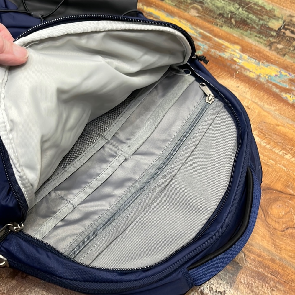NWT North Face Borealis Backpack - Picture 6 of 10
